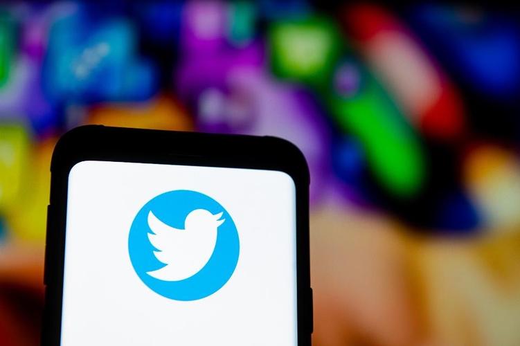Twitter Tests ‘Collaborative Threads’ 